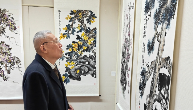寫意花卉展現(xiàn)生命之美！畫家王葵中國畫作品展開幕